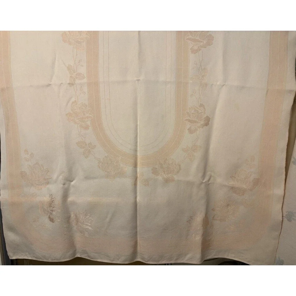 Vtg Salmon Light Pink Damask Tablecloth Rose Flowers Leaves Ivy 60” x 94”